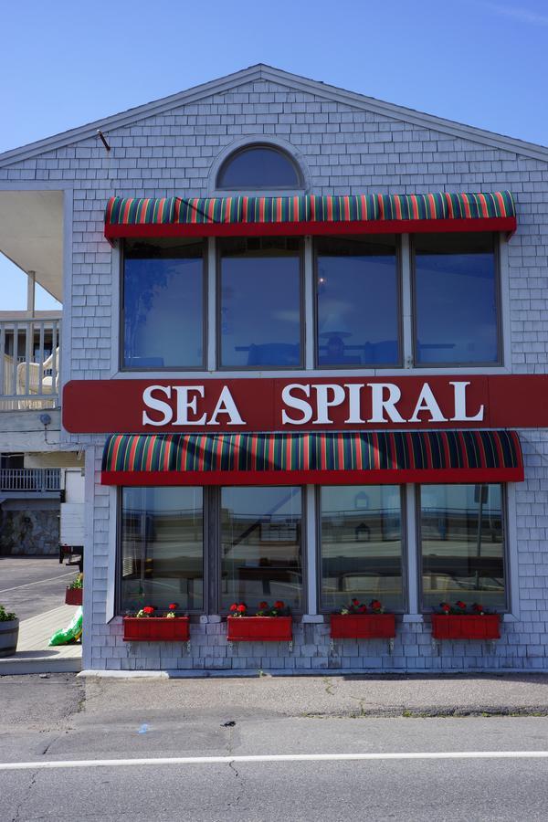Sea Spiral Suites Hampton Exteriör bild